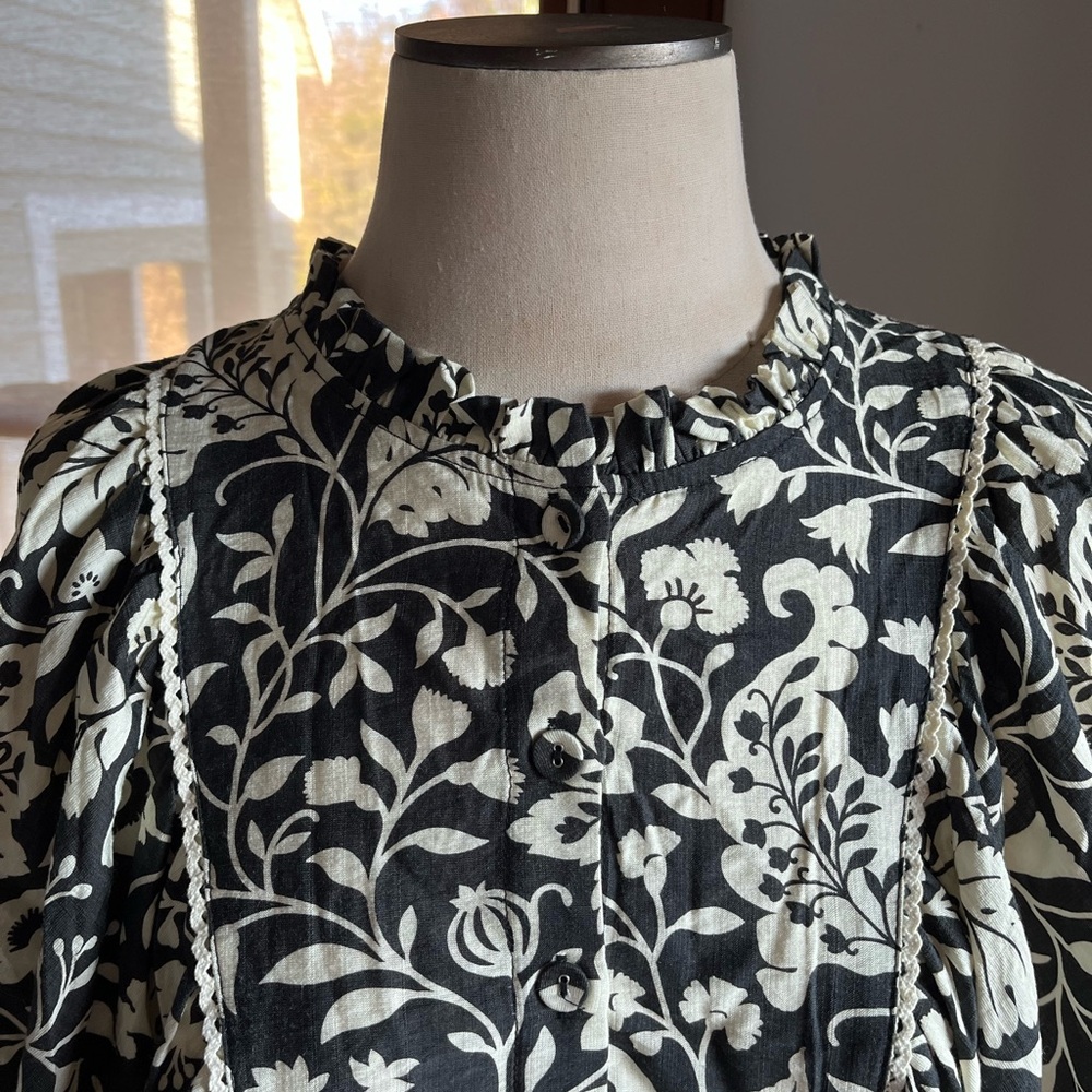 Bohme Black and Cream Floral Blouse - Picture 4 of 6